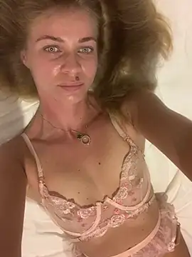 Snapshot of -OliWow- chatting on 12, 1, 2025 -OliWow- online show from 12, 1, 2025