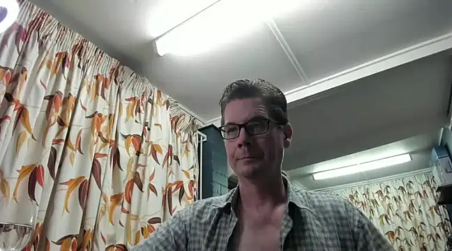 Snapshot of tilobinder chatting on 8, 12, 2024 tilobinder online show from 8, 12, 2024