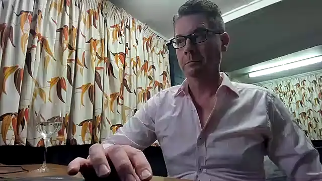 Snapshot of tilobinder chatting on 14, 12, 2024 tilobinder online show from 14, 12, 2024