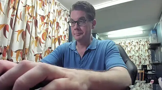 Snapshot of tilobinder chatting on 1, 2, 2025 tilobinder online show from 1, 2, 2025