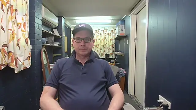 Snapshot of tilobinder chatting on 8, 10, 2025 tilobinder online show from 8, 10, 2025