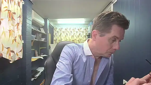 Snapshot of tilobinder chatting on 31, 10, 2025 tilobinder online show from 31, 10, 2025