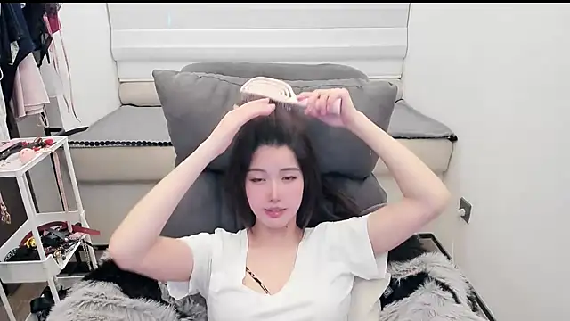 Snapshot of bbtt544 chatting on 15, 12, 2025 bbtt544 online show from 15, 12, 2025