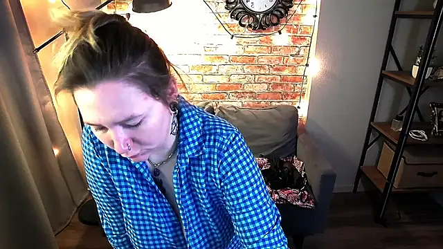 Ozalin Green online show from 14, 10, 2025