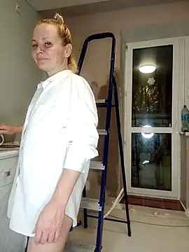 Milen Milf online show from 5, 3, 2025