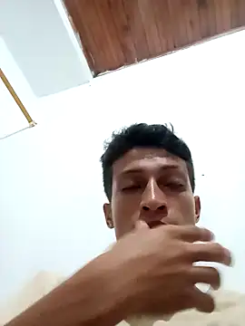 Snapshot of wolf_james123 chatting on 7, 1, 2025 wolf james123 online show from 7, 1, 2025