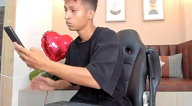 Snapshot of wolf_james123 chatting on 12, 2, 2025 wolf james123 online show from 12, 2, 2025