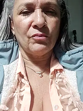 Snapshot of miisevvie_ chatting on 2, 3, 2025 miisevvie online show from 2, 3, 2025