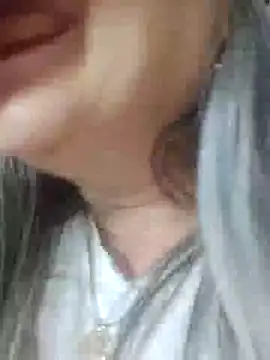 Snapshot of miisevvie_ chatting on 4, 3, 2025 miisevvie online show from 4, 3, 2025