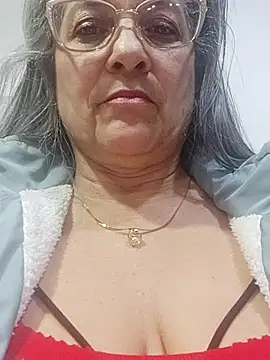 Snapshot of miisevvie_ chatting on 4, 3, 2025 miisevvie online show from 4, 3, 2025