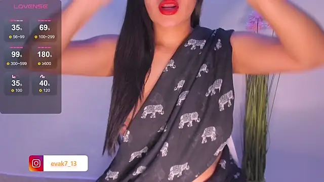 Snapshot of shara_queen1 chatting on 4, 2, 2025 shara queen1 online show from 4, 2, 2025