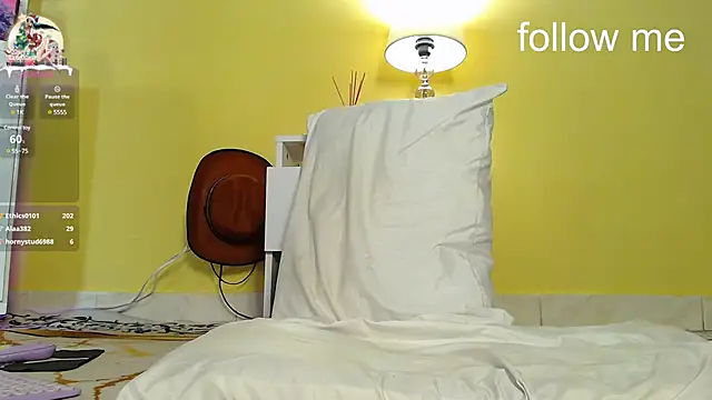 Snapshot of zoey-fox chatting on 4, 1, 2025 zoey-fox online show from 4, 1, 2025