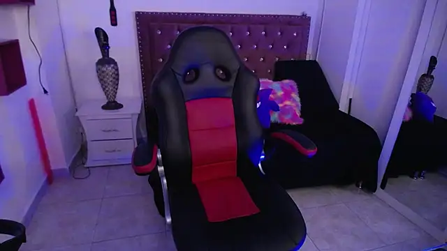 Snapshot of amelierouss chatting on 4, 2, 2025 amelierouss online show from 4, 2, 2025