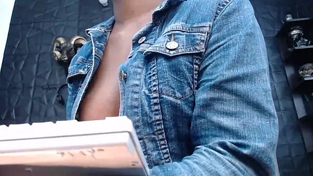 Snapshot of Hanna_Fox_69 chatting on 20, 12, 2024 Hanna Fox 69 online show from 20, 12, 2024