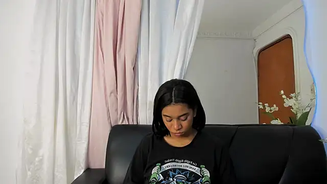 Snapshot of Fernanda_brown18 chatting on 26, 11, 2025 Fernanda brown18 online show from 26, 11, 2025