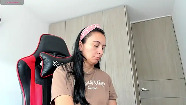 gracekelly12 online show from 25, 11, 2025