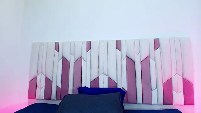 mia stanfort online show from 20, 9, 2025