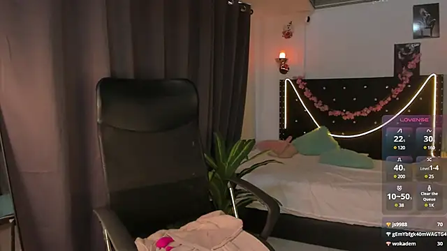 Snapshot of emilyrouxe chatting on 16, 2, 2025 emilyrouxe online show from 16, 2, 2025