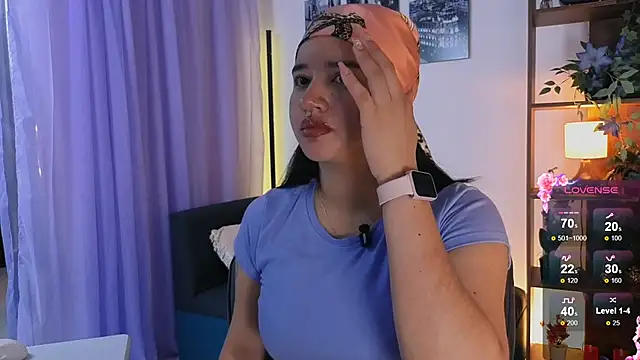 Snapshot of emilyrouxe chatting on 18, 9, 2025 emilyrouxe online show from 18, 9, 2025