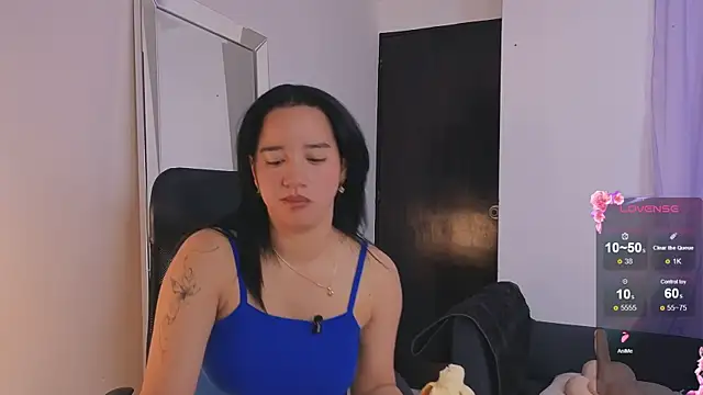 Snapshot of emilyrouxe chatting on 24, 9, 2025 emilyrouxe online show from 24, 9, 2025