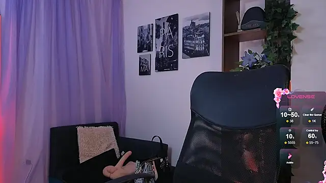 Snapshot of emilyrouxe chatting on 25, 9, 2025 emilyrouxe online show from 25, 9, 2025