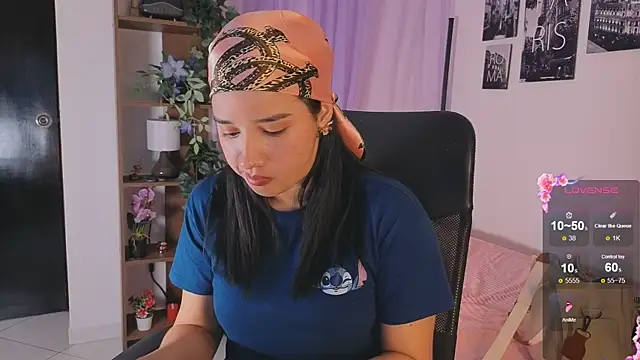 Snapshot of emilyrouxe chatting on 29, 9, 2025 emilyrouxe online show from 29, 9, 2025