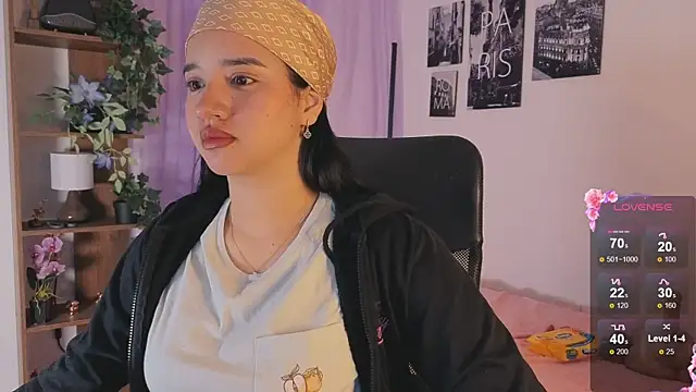 Snapshot of emilyrouxe chatting on 30, 9, 2025 emilyrouxe online show from 30, 9, 2025