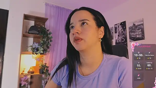 Snapshot of emilyrouxe chatting on 7, 10, 2025 emilyrouxe online show from 7, 10, 2025