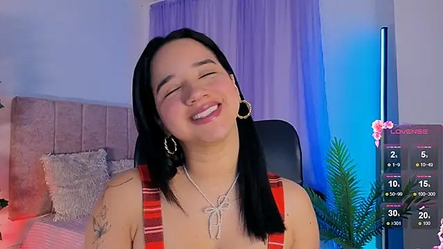 Snapshot of emilyrouxe chatting on 10, 11, 2025 emilyrouxe online show from 10, 11, 2025