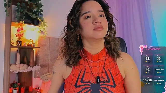 Snapshot of emilyrouxe chatting on 16, 11, 2025 emilyrouxe online show from 16, 11, 2025