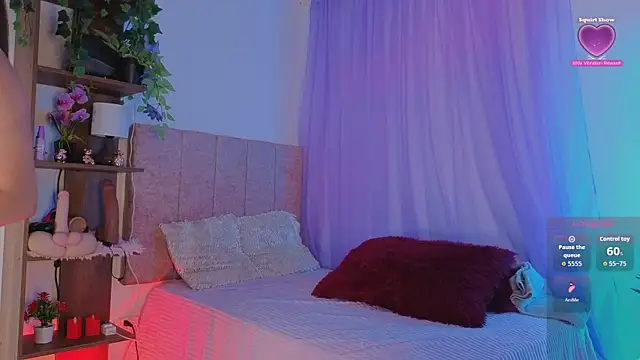 Snapshot of emilyrouxe chatting on 5, 12, 2025 emilyrouxe online show from 5, 12, 2025