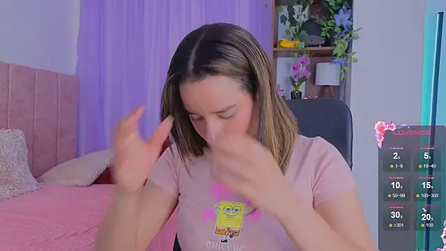 Snapshot of emilyrouxe chatting on 21, 12, 2025 emilyrouxe online show from 21, 12, 2025