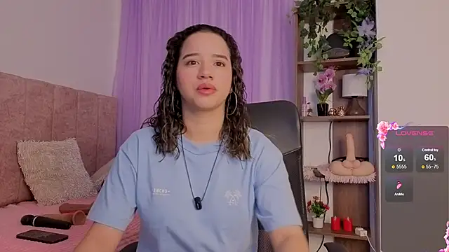 Snapshot of emilyrouxe chatting on 7, 1, 2026 emilyrouxe online show from 7, 1, 2026