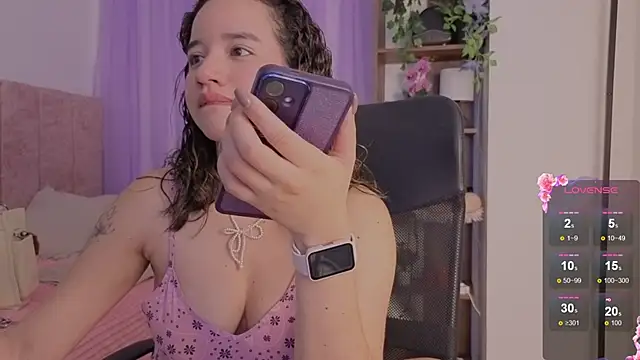 Snapshot of emilyrouxe chatting on 9, 1, 2026 emilyrouxe online show from 9, 1, 2026