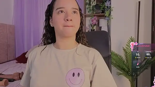 Snapshot of emilyrouxe chatting on 13, 1, 2026 emilyrouxe online show from 13, 1, 2026