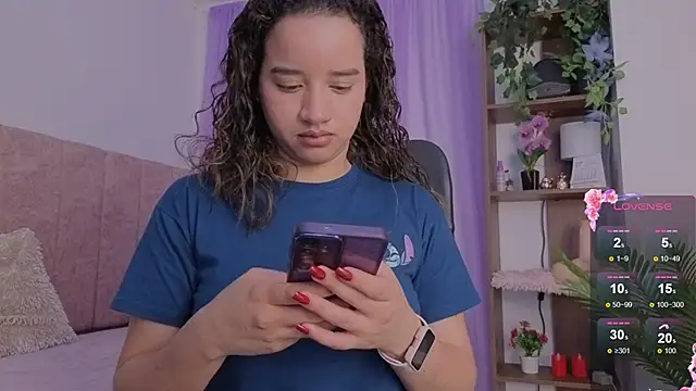 Snapshot of emilyrouxe chatting on 17, 1, 2026 emilyrouxe online show from 17, 1, 2026