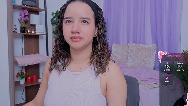 Snapshot of emilyrouxe chatting on 28, 2, 2026 emilyrouxe online show from 28, 2, 2026