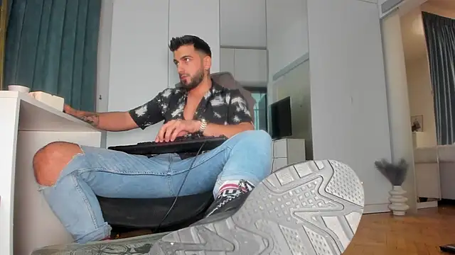 Snapshot of welcometo_hell chatting on 3, 10, 2025 welcometo hell online show from 3, 10, 2025