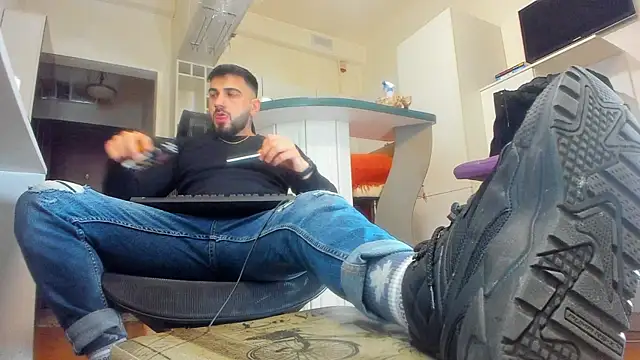 Snapshot of welcometo_hell chatting on 12, 11, 2025 welcometo hell online show from 12, 11, 2025