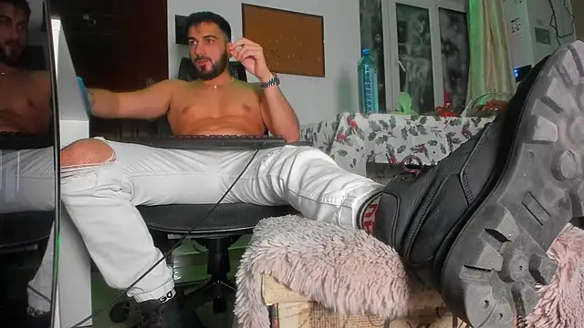 Snapshot of welcometo_hell chatting on 17, 12, 2025 welcometo hell online show from 17, 12, 2025