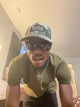 Snapshot of Backshort11 chatting on 12, 9, 2025 Backshort11 online show from 12, 9, 2025