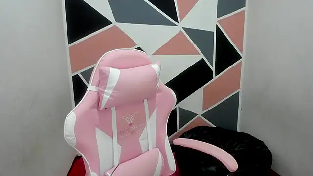 Snapshot of Carol_Pinter chatting on 11, 11, 2025 Carol Pinter online show from 11, 11, 2025