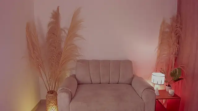 sara gwen online show from 8, 10, 2025