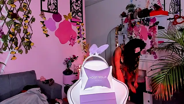 Danielacossio online show from 7, 4, 2026