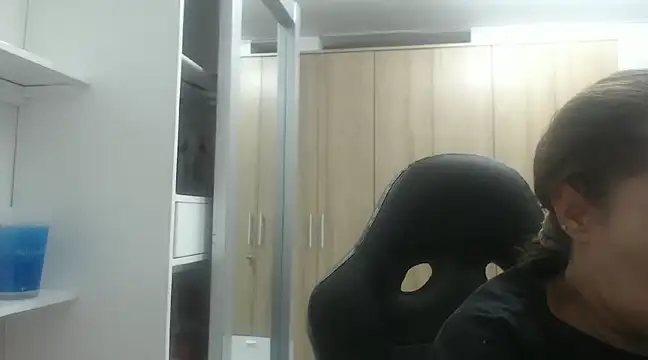 RoxanaLove9 online show from 27, 2, 2025