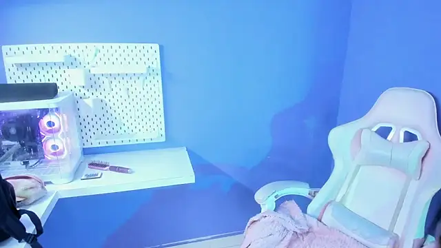 Annie9  online show from 2, 10, 2025