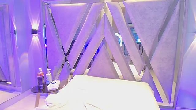 Annie9  online show from 3, 3, 2026