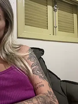 hotskinny1 online show from 13, 3, 2025