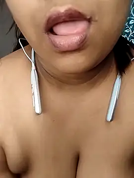 Snapshot of Hottyalia chatting on 4, 3, 2025 Hottyalia online show from 4, 3, 2025