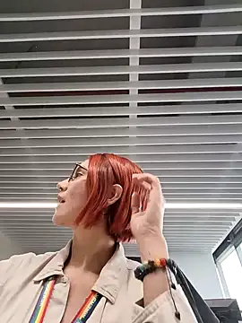 your red rose  online show from 15, 1, 2025